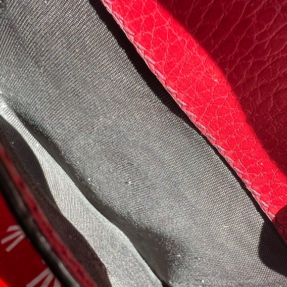 GUCCI RED INTERLOCKING G COMPAC T WALLET - Picture 6 of 13